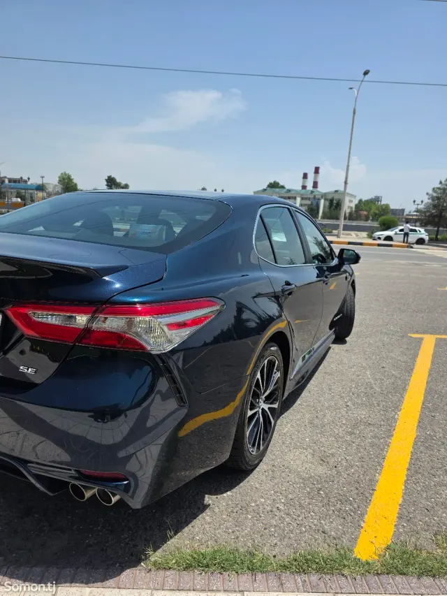 Toyota Camry 2018 · 2.5 AT