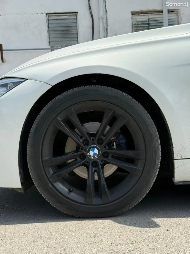 BMW 3 series 2014 · 2.0 AT