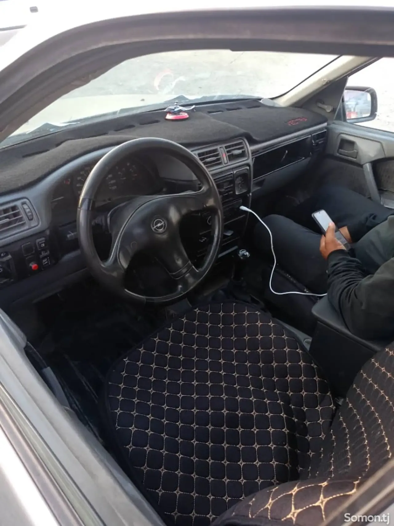 Opel Vectra A 1992 · 1.8 MT