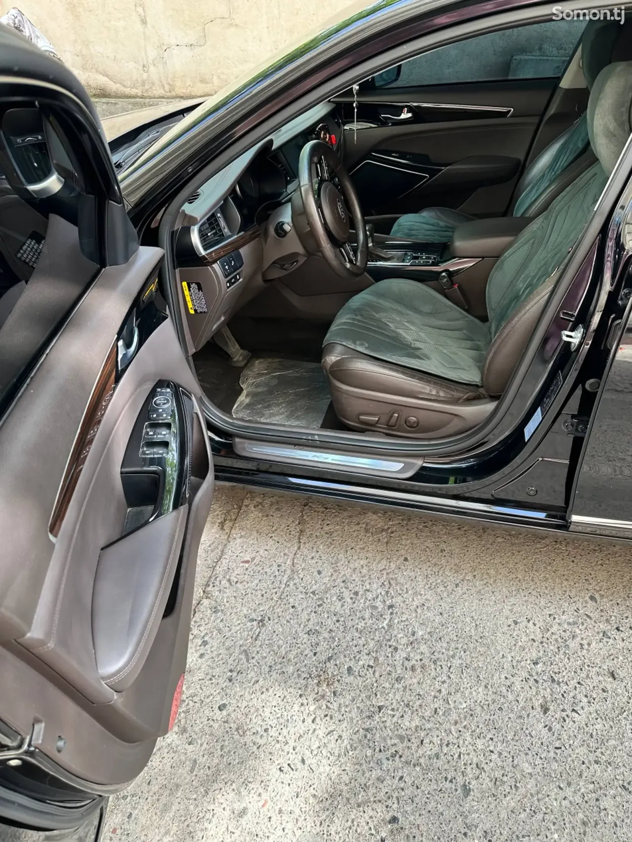 Kia K7 2019 · 2.4 AT