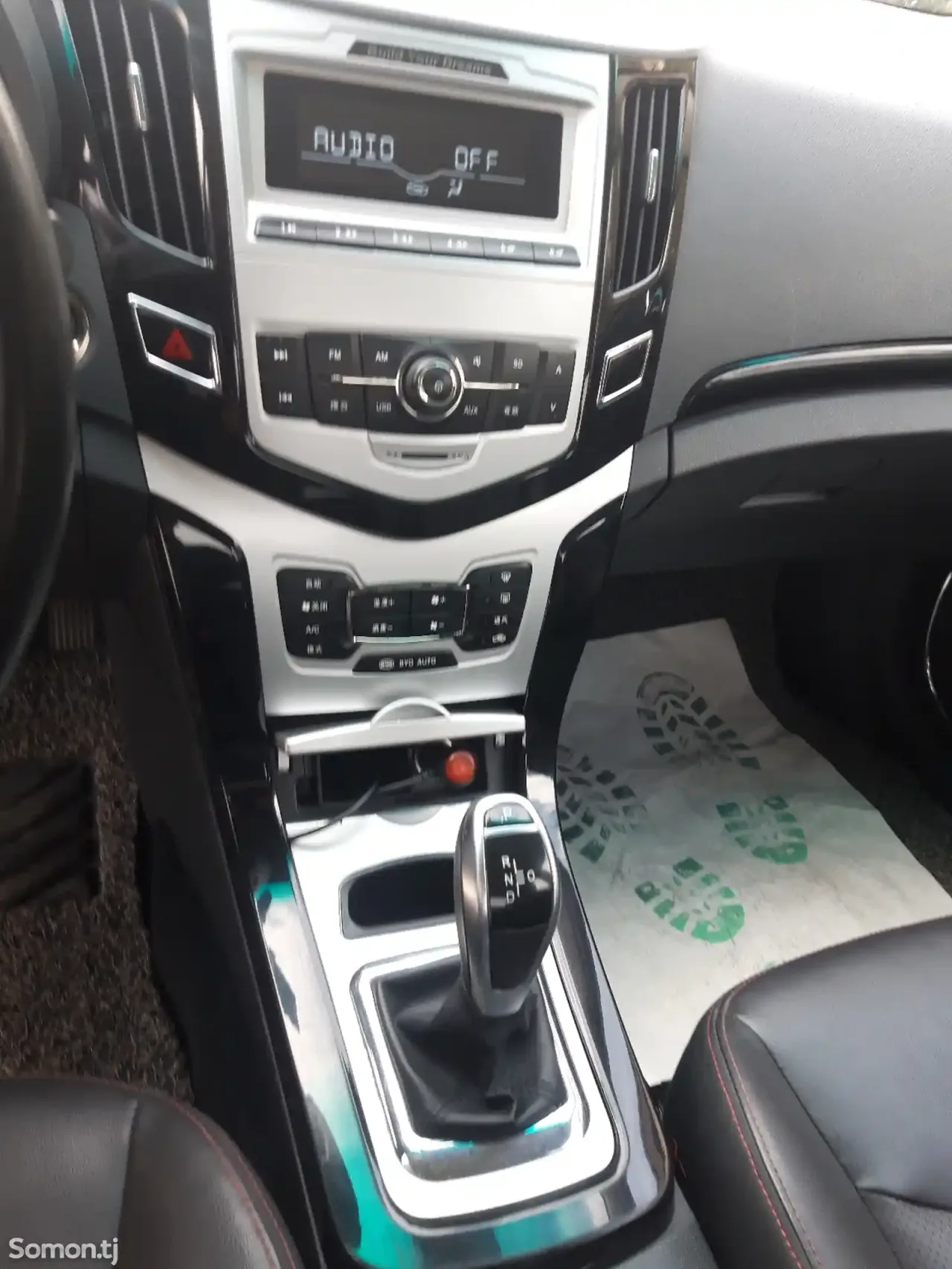 BYD E3 2019 · AT