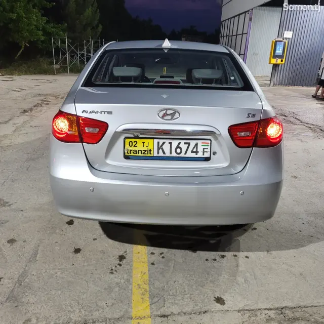 Hyundai Avante 2009 · 1.6 AT