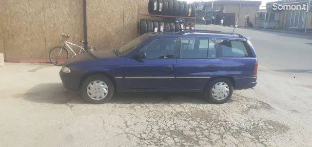 Opel Astra F 1996 · 1.6 MT