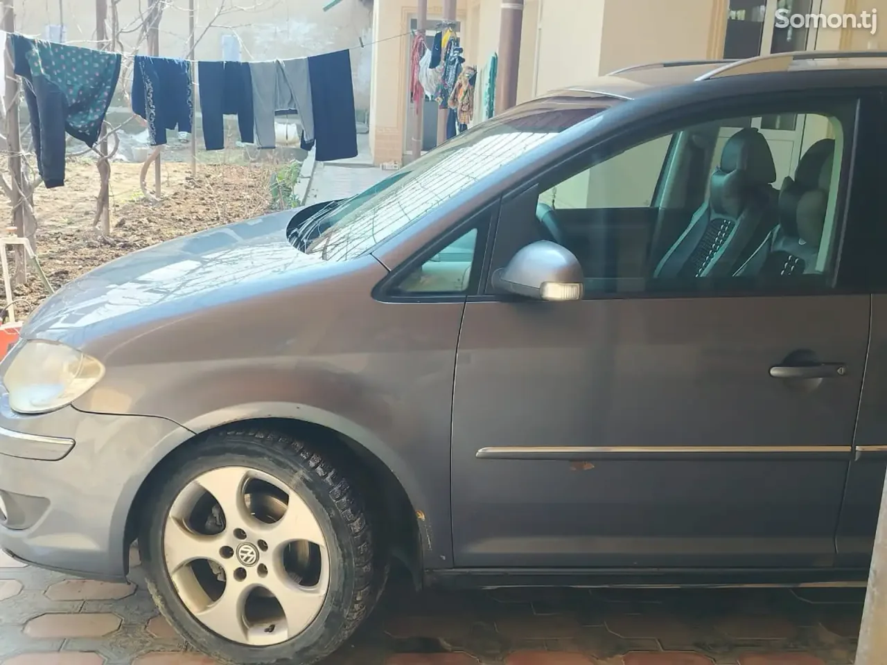 Volkswagen Touran 2007 · 1.9 AT