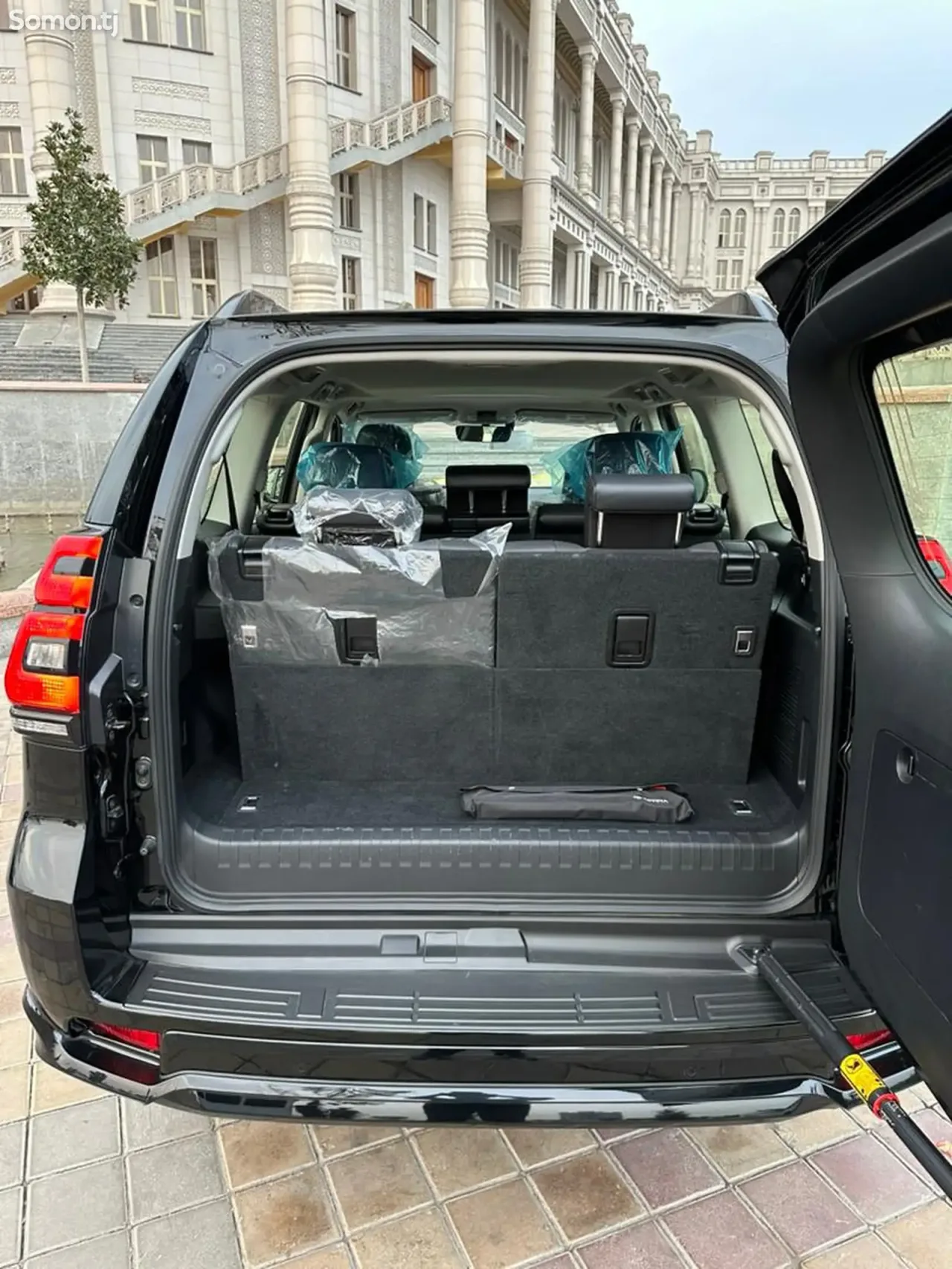 Toyota Land Cruiser Prado 2024 · 4.0 AT