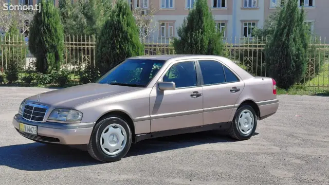 Mercedes-Benz C class 1995 · 2.0 MT