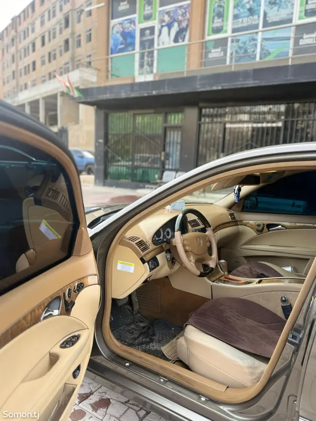 Mercedes-Benz E class 2009 · 3.5 AT