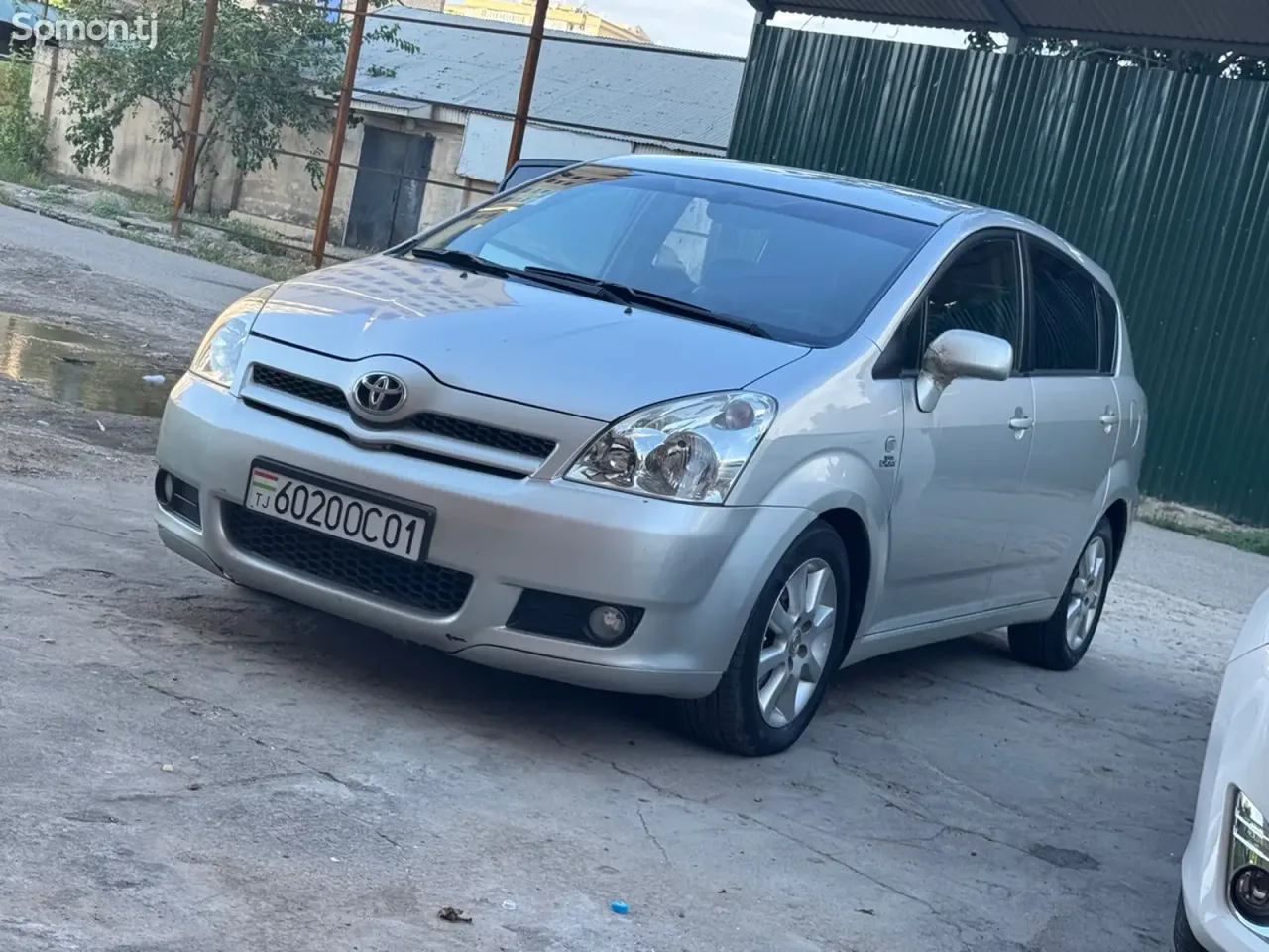 Toyota Verso 2006 · 2.2 MT