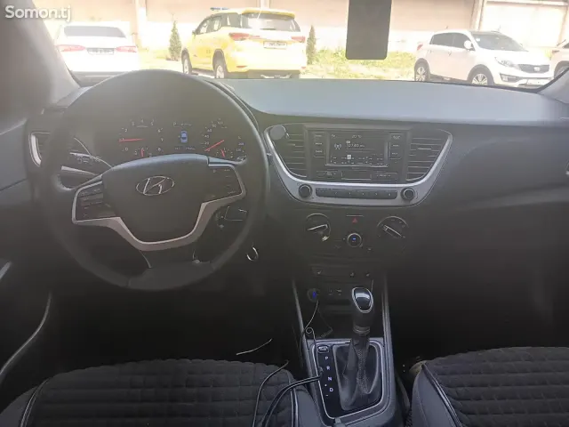 Hyundai Accent 2018 · 1.6 AT