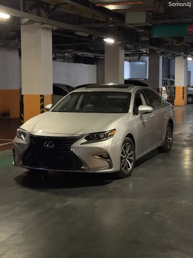 Lexus ES series 2014 · 2.5 AT