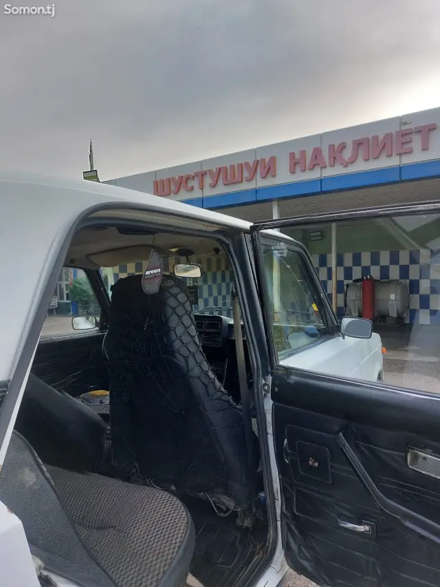 Lada (ВАЗ) 2107 2005 · 1.6 MT