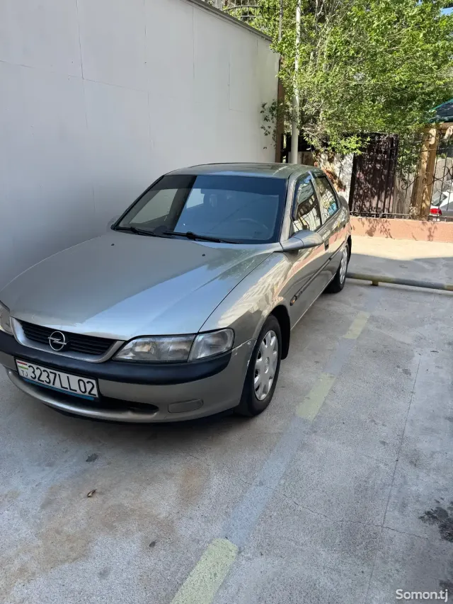 Opel Vectra B 1996 · 1.6 MT