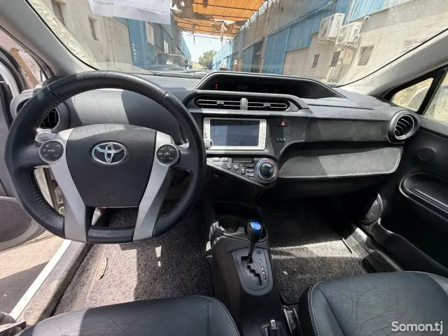 Toyota Aqua 2014 · 1.5 AT