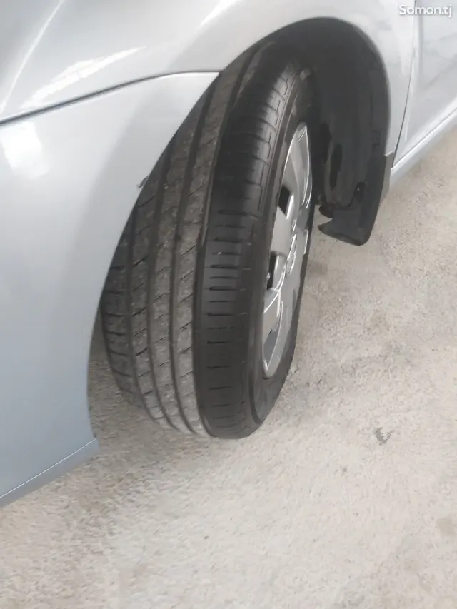 Toyota Verso 2006 · 1.8 MT