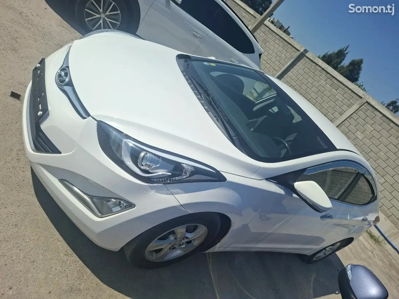 Hyundai Avante 2014 · 1.6 AT