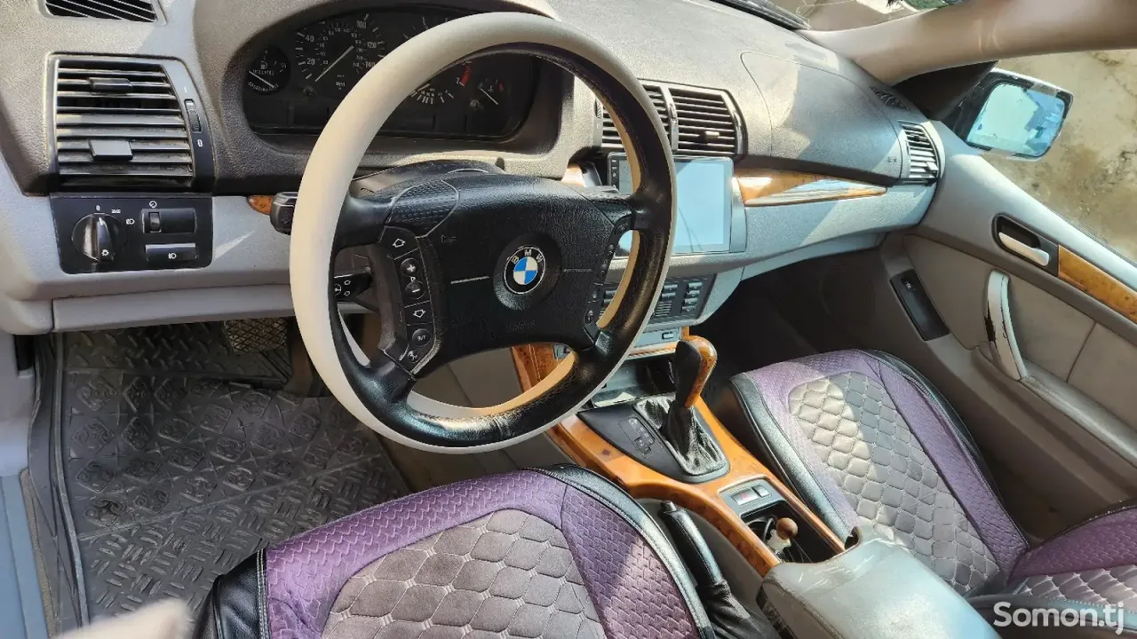 BMW X5 2002 · AT