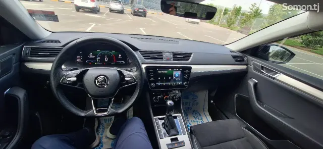 Skoda Superb 2024 · 2.0 AT