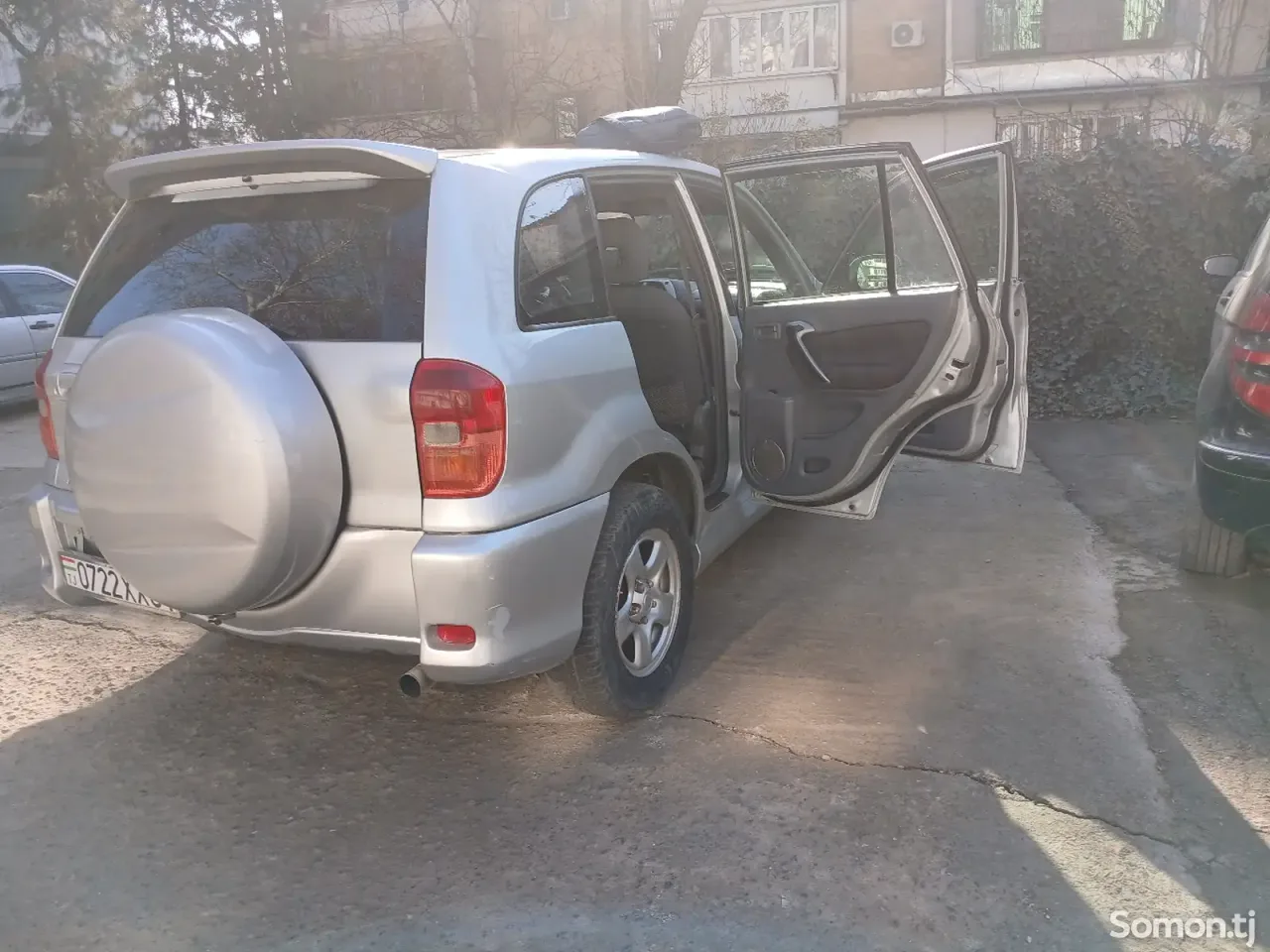 Toyota RAV 4 2005 · 1.8 AT