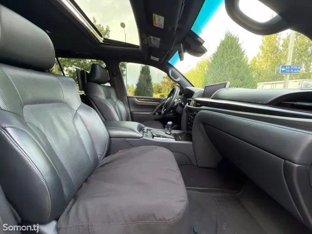 Lexus LX series 2019 · 5.7 AT