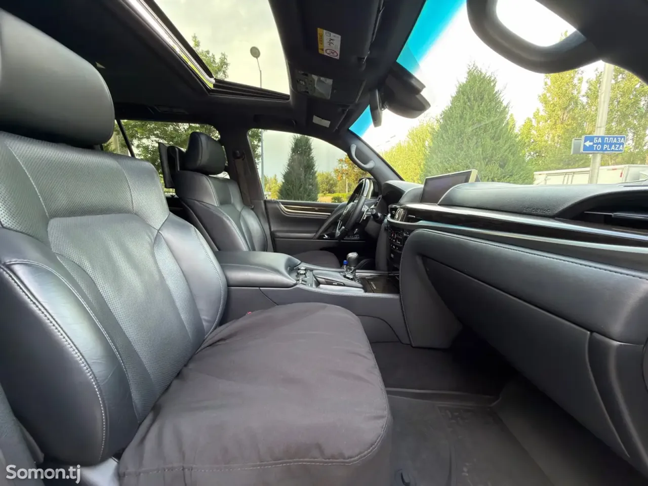 Lexus LX series 2019 · 5.7 AT