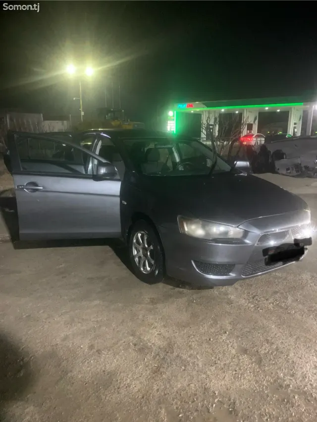 Mitsubishi Lancer 2010 · 1.5 MT