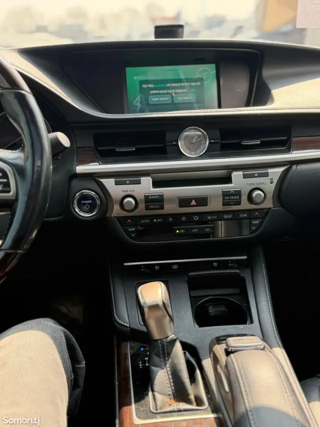 Lexus ES series 2017 · 3.0 CVT