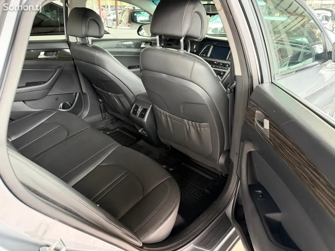 Hyundai Sonata 2014 · 2.4 AT
