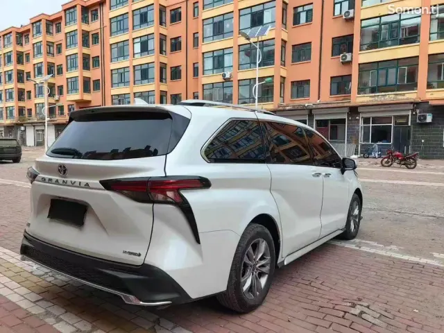 Toyota Granvia 2023 · 2.5 AT