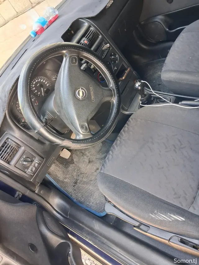 Opel Astra G 2001 · 1.6 MT