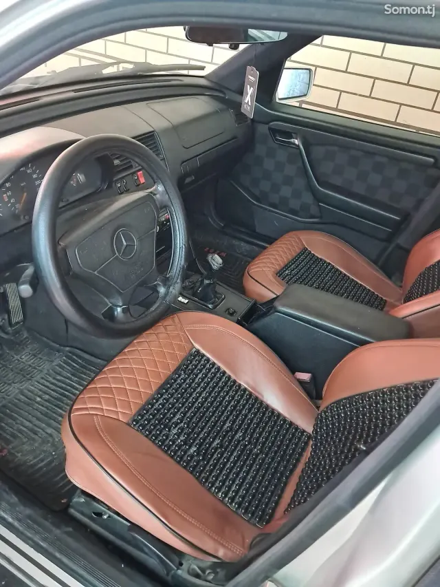 Mercedes-Benz C class 1995 · 1.8 MT