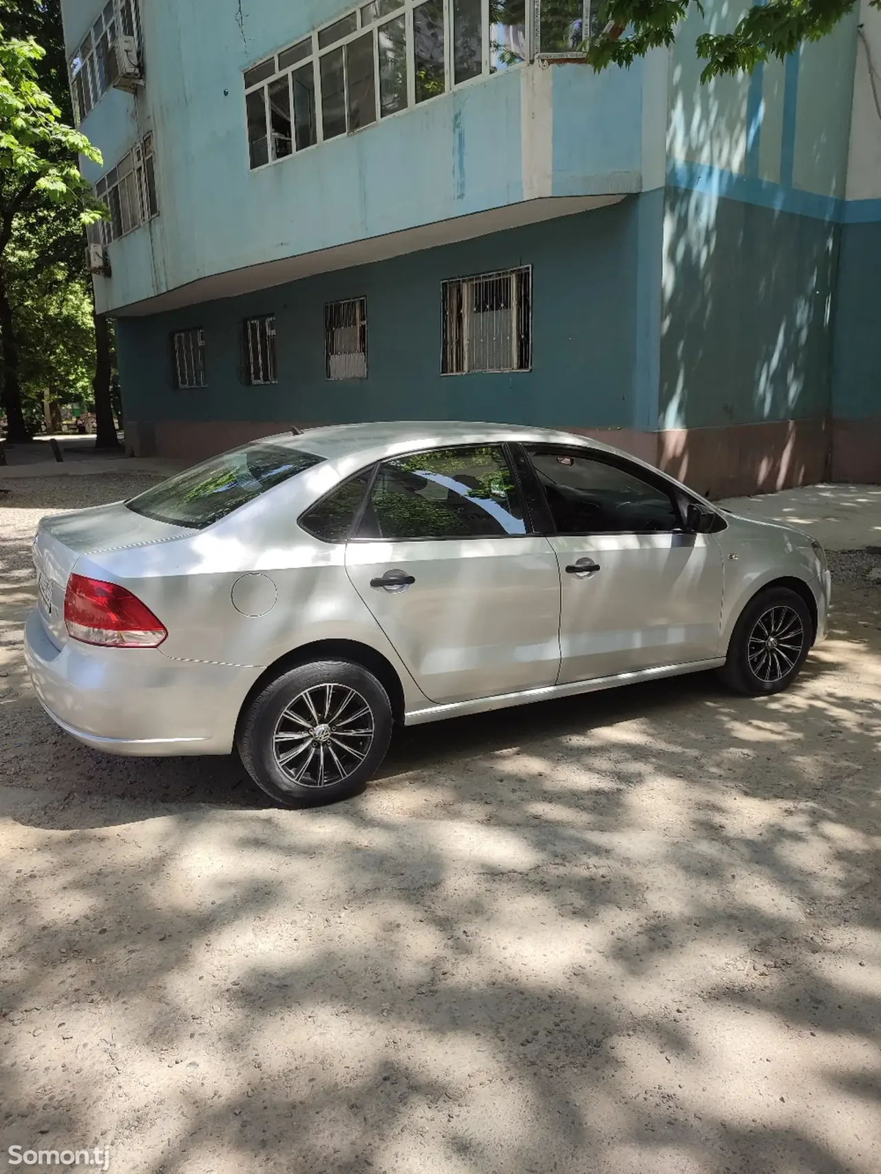 Volkswagen Polo 2016 · 1.6 MT