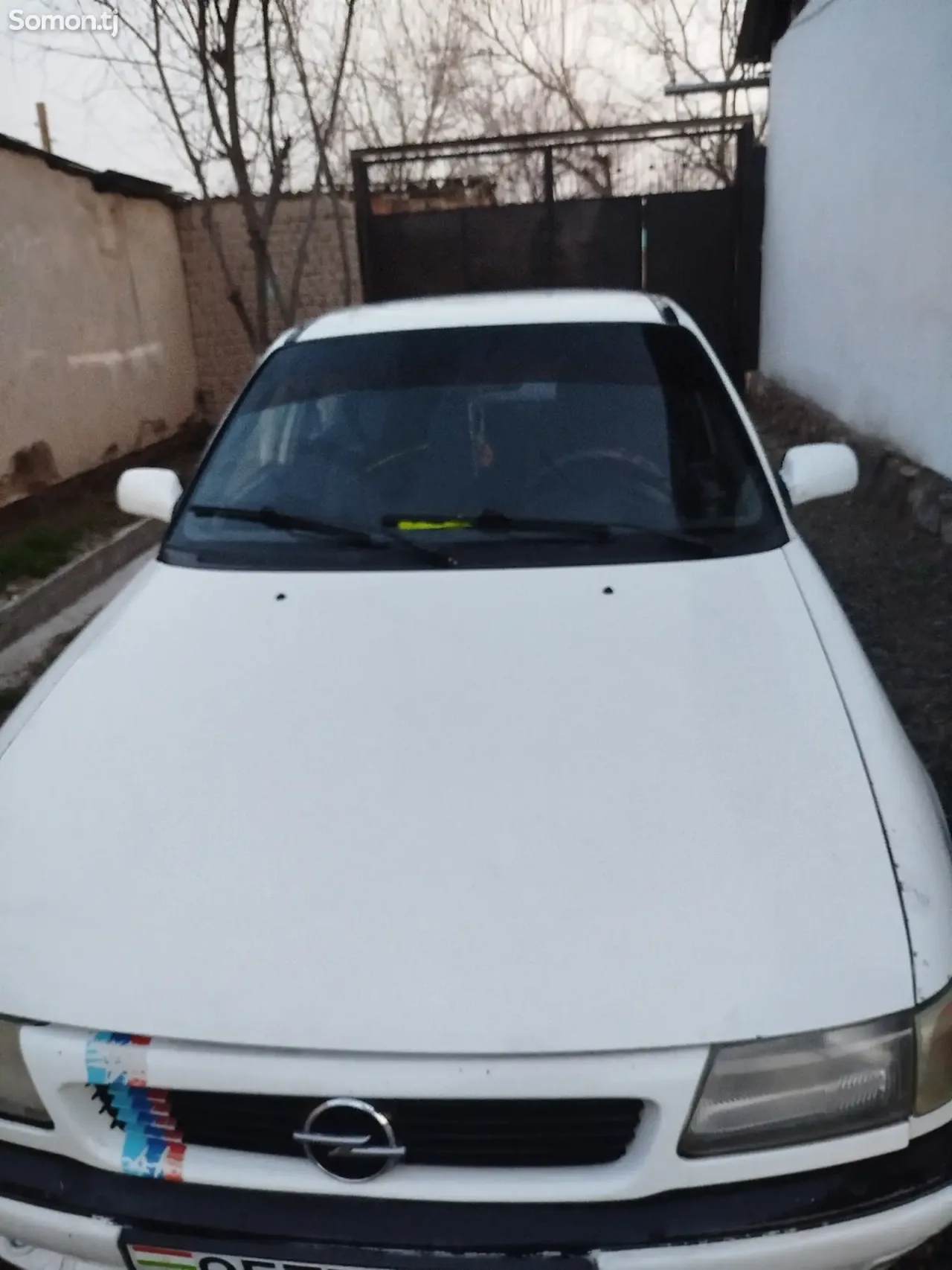 Opel Astra F 1993 · 1.6 MT