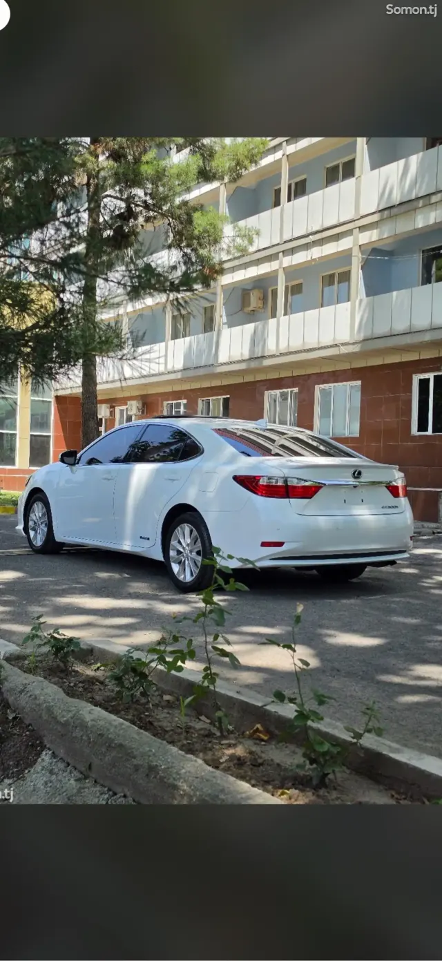 Lexus ES series 2014 · 3.0 AT