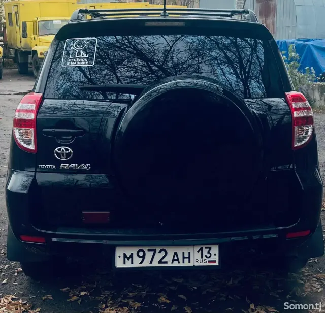 Toyota RAV 4 2010 · 2.0 AT
