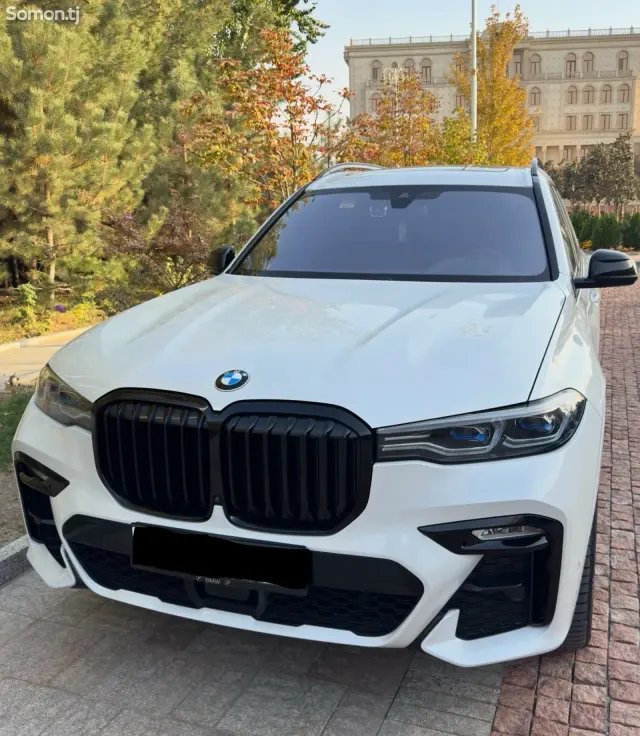 BMW X7 2022 · 3.0 AT