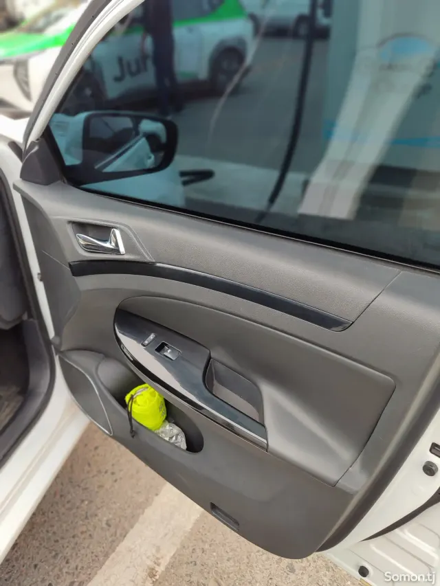BYD E5 2019 · AT