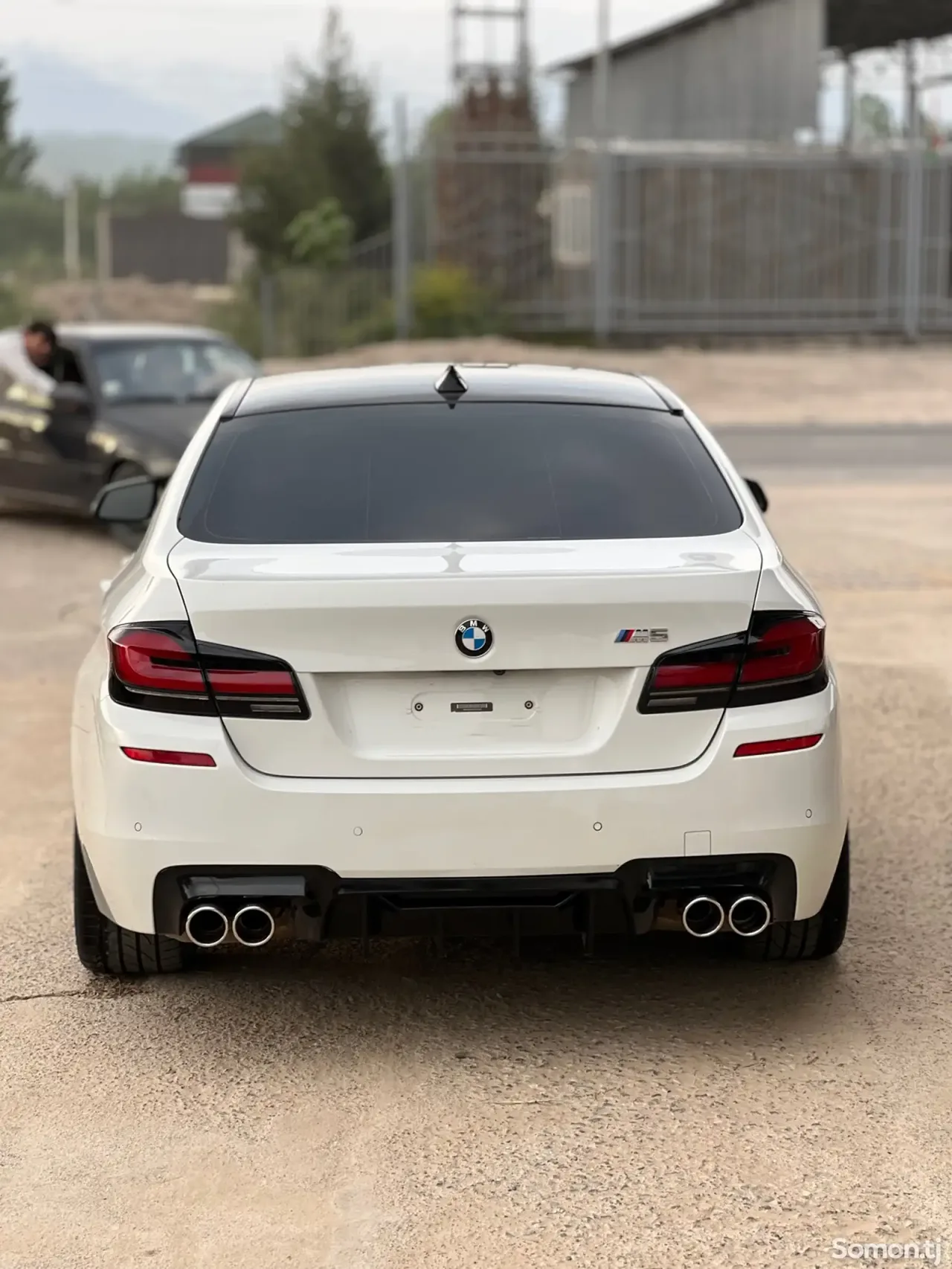 BMW M5 2014 · 4.4 AT