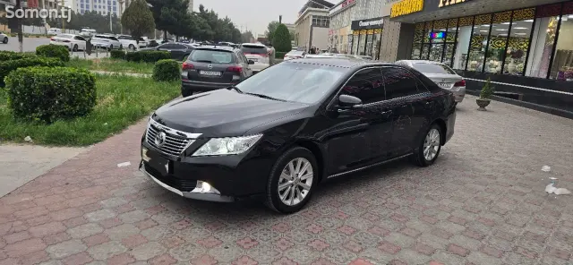 Toyota Camry 2014 · 2.4 AT