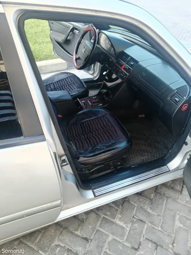 Mercedes-Benz C class 2000 · 1.8 AT