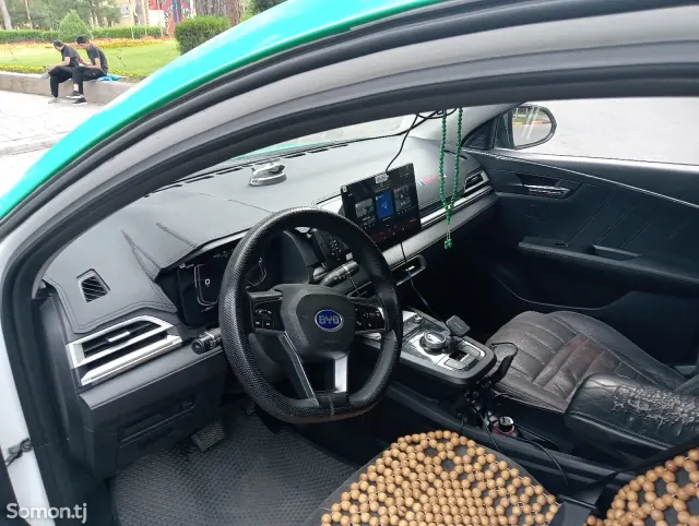 BYD E2 2022 · AT