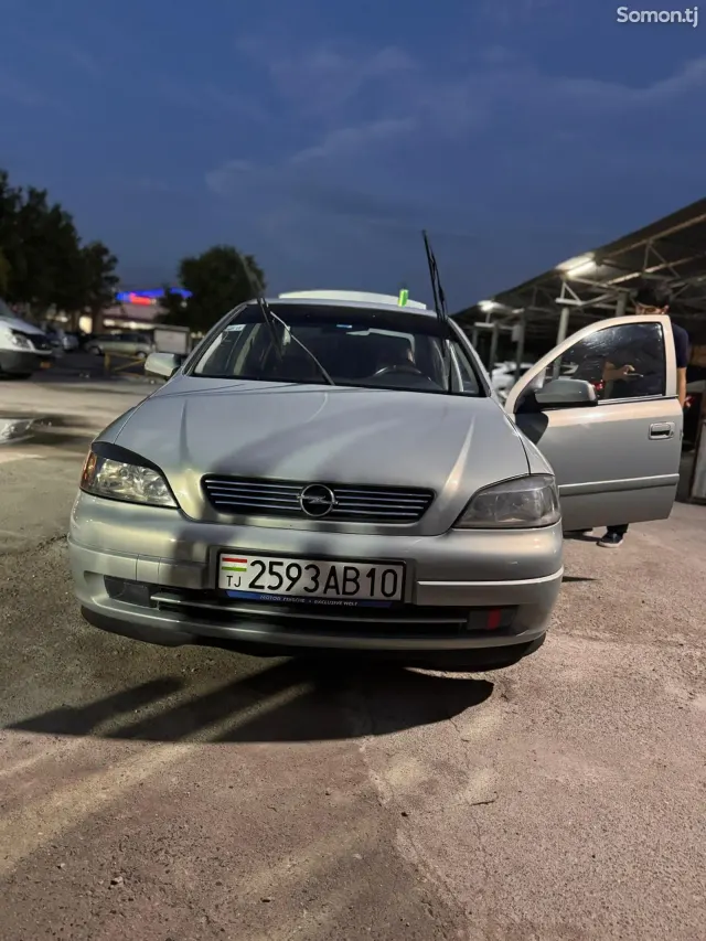 Opel Astra G 1999 · 1.6 MT