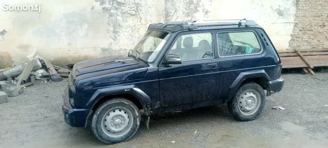 Lada (ВАЗ) Нива 2015 · 1.7 MT