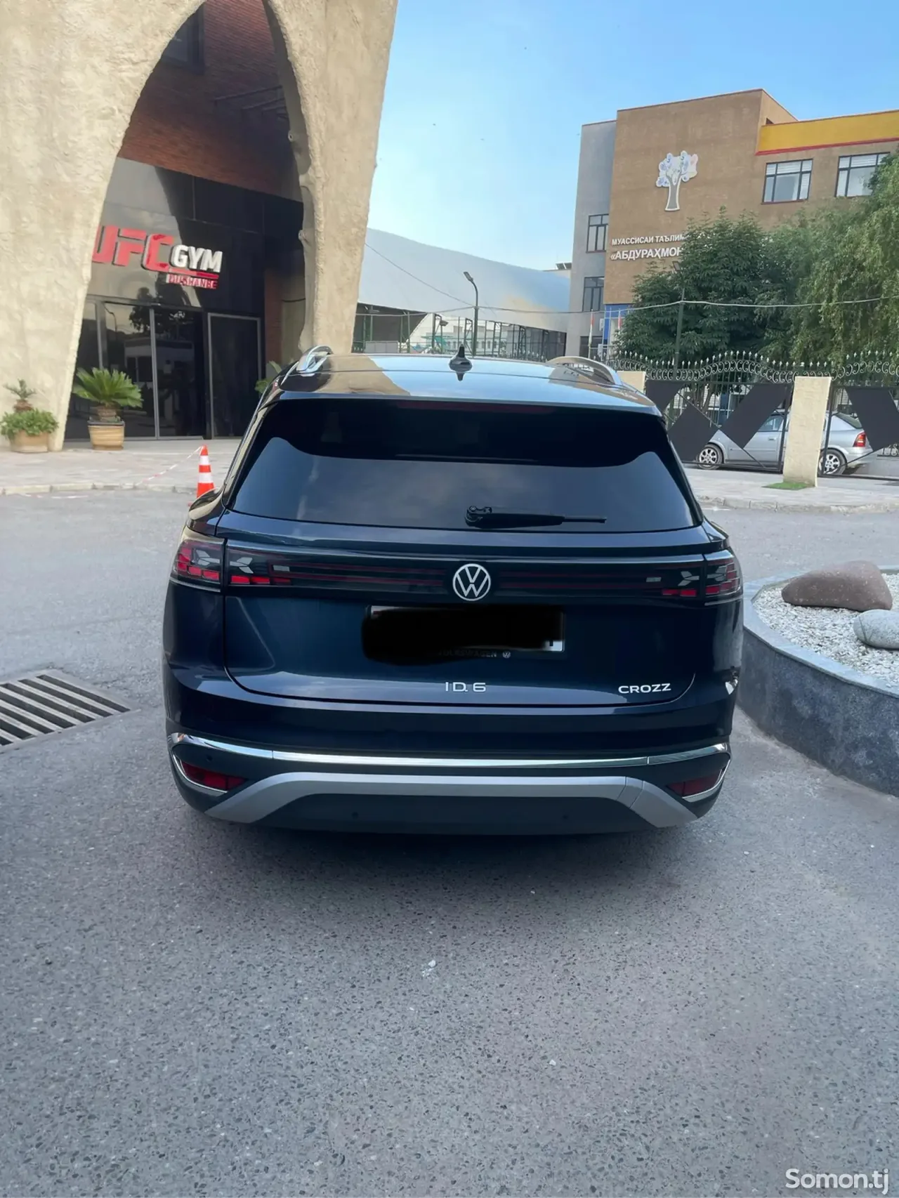 Volkswagen ID.6 2023 · AT
