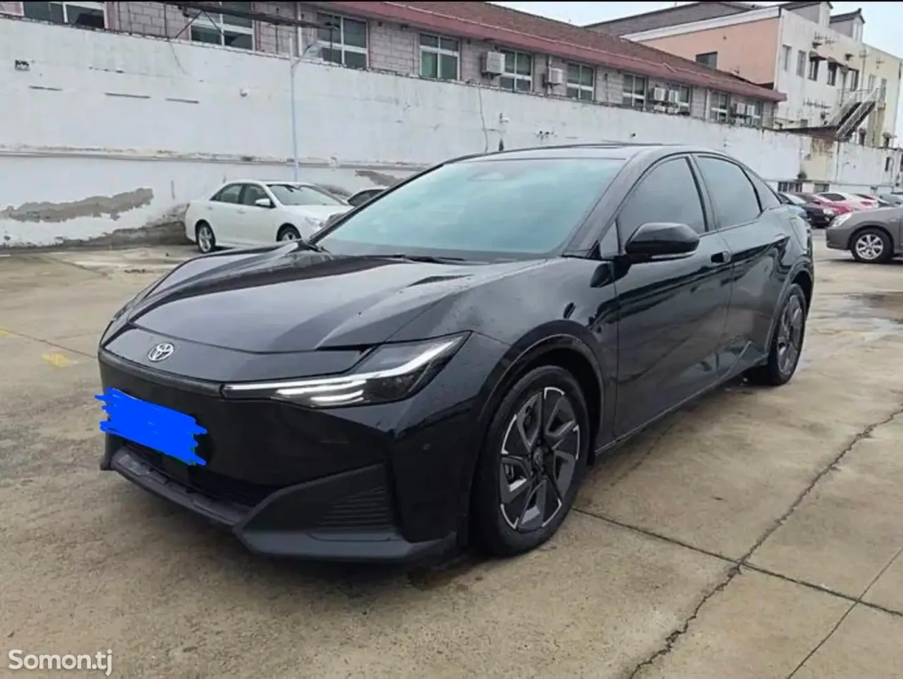 Toyota bZ3 2025 · AT