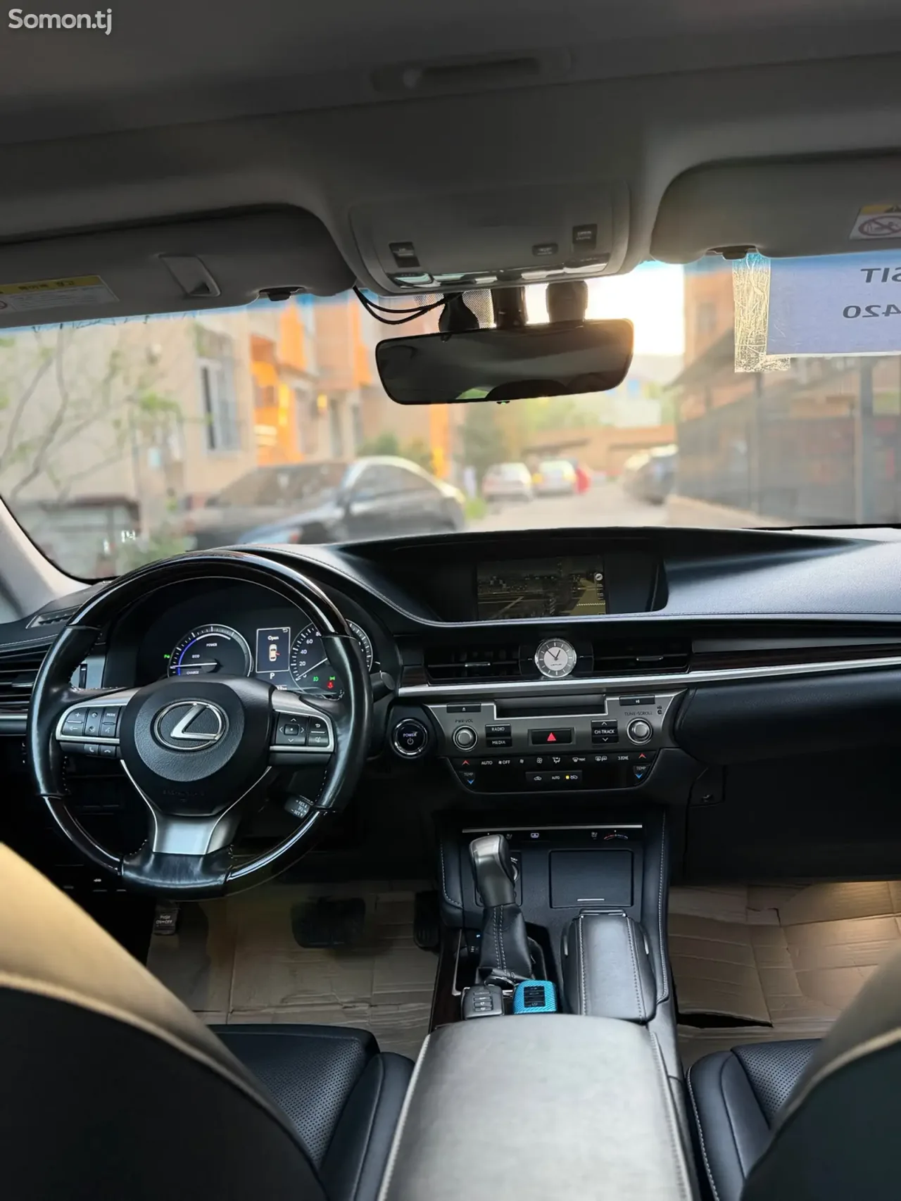 Lexus ES series 2017 · 2.5 AT