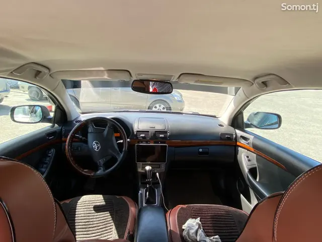 Toyota Avensis 2006 · 1.8 MT