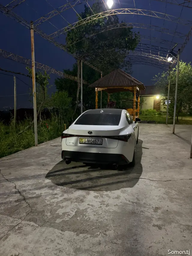 Lexus IS series 2021 · 2.0 AT