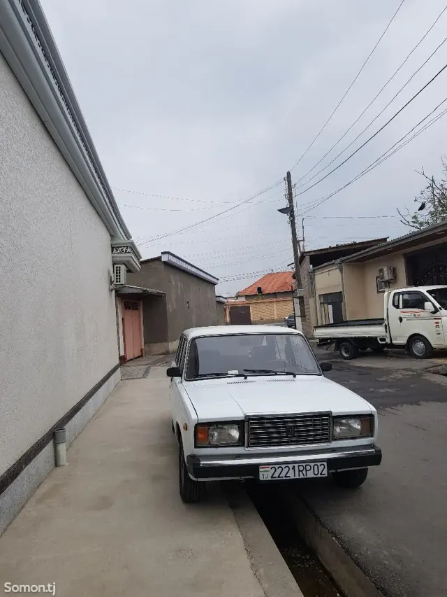 Lada (ВАЗ) 2107 2009 · 1.7 MT