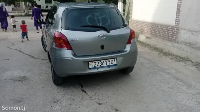Toyota Vitz 2009 · 1.3 AT