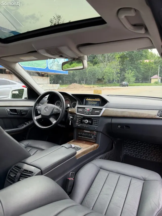 Mercedes-Benz E class 2011 · 3.0 AT